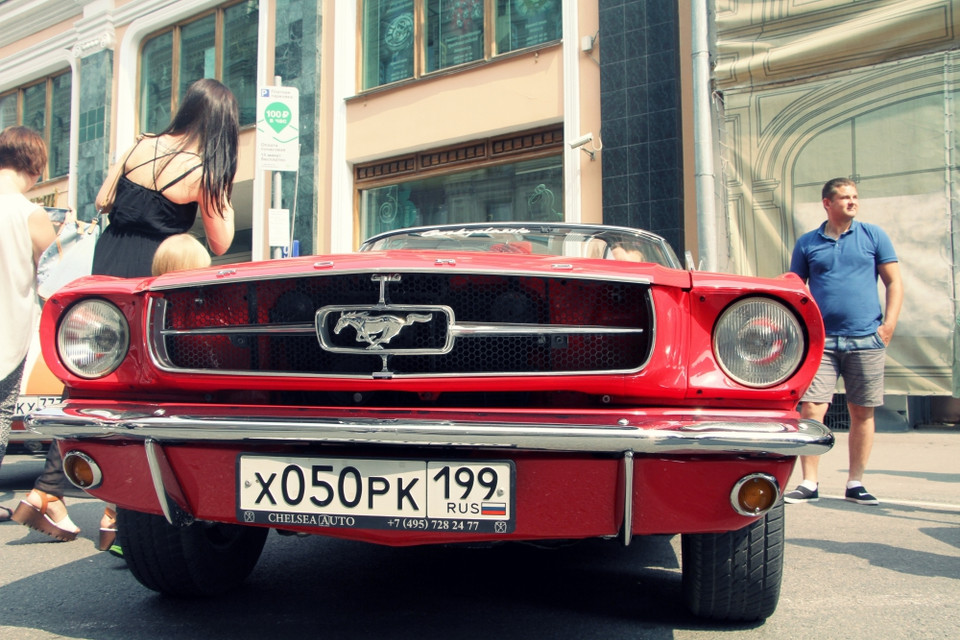 Mẫu Mustang cổ. (Ảnh: Vinh Lê/Vietnam+)
