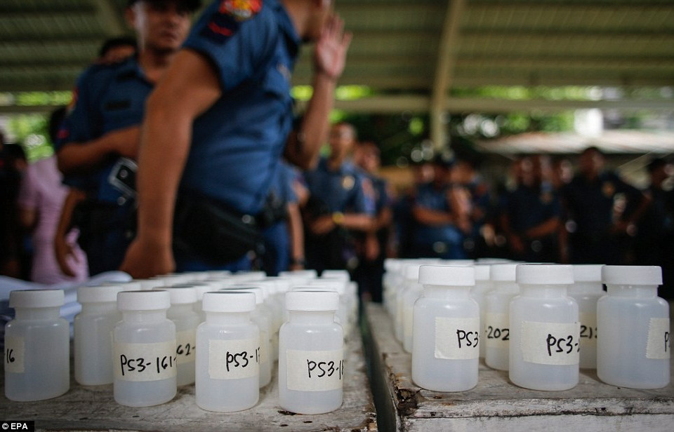 Các mẫu xét nghiệm ở Manila. (Nguồn: Dailymail)