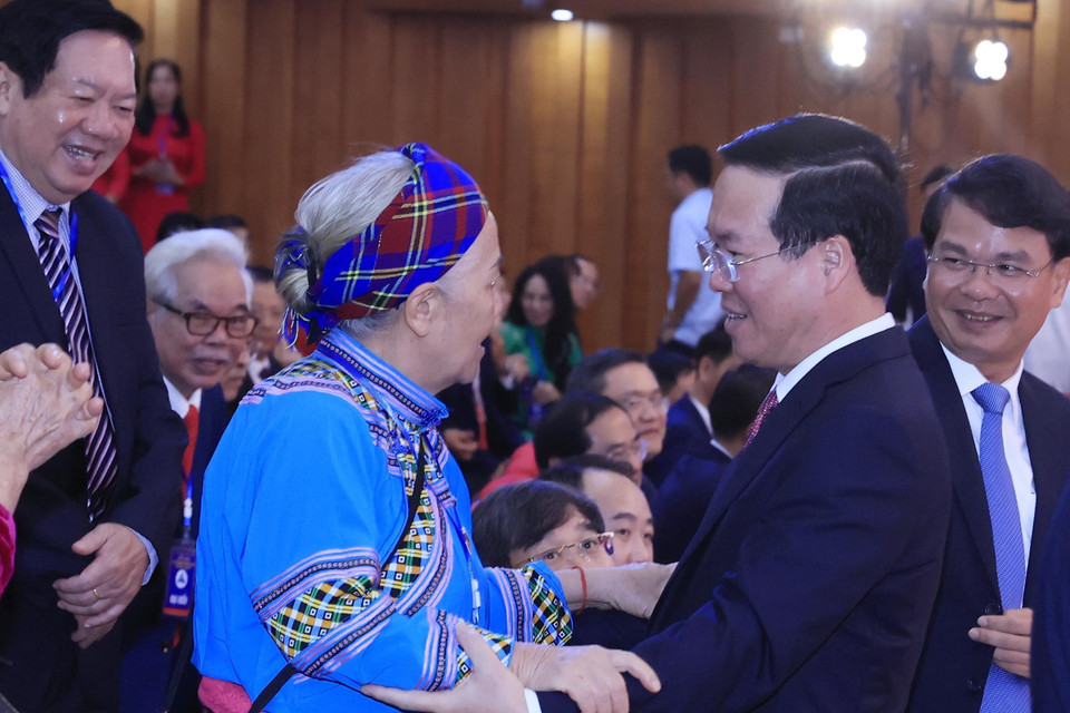 Chủ tịch nước Võ Văn Thưởng dự Lễ kỷ niệm 65 năm Ngày Bác Hồ thăm tỉnh Lào Cai. (Ảnh: Thống Nhất/TTXVN)