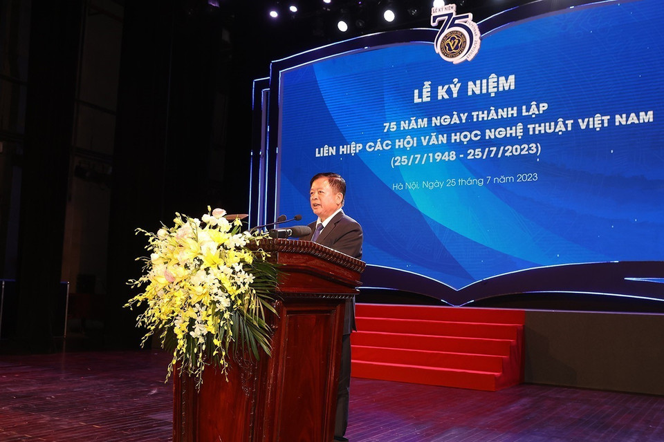 Nhạc sỹ Đỗ Hồng Quân, Chủ tịch Liên hiệp các Hội Văn học Nghệ thuật Việt Nam phát biểu. (Ảnh: Trí Dũng/TTXVN)