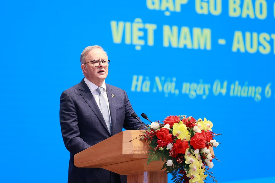 Thủ tướng Australia Anthony Albanese phát biểu tại buổi gặp gỡ báo chí hai nước Việt Nam-Australia. (Ảnh: Dương Giang/TTXVN)