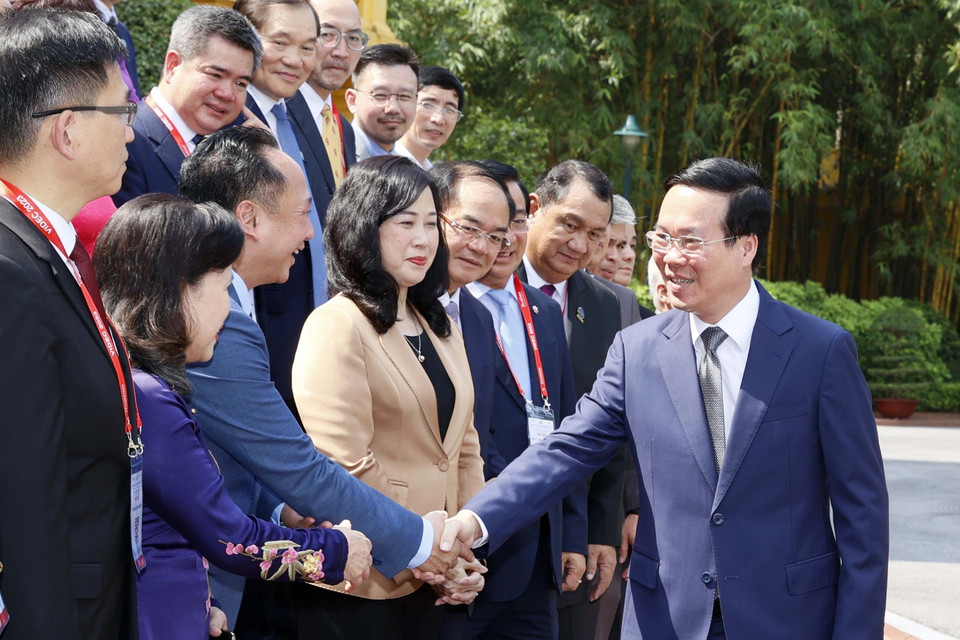 Chủ tịch nước Võ Văn Thưởng với các đại biểu. (Ảnh: Thống Nhất/TTXVN)