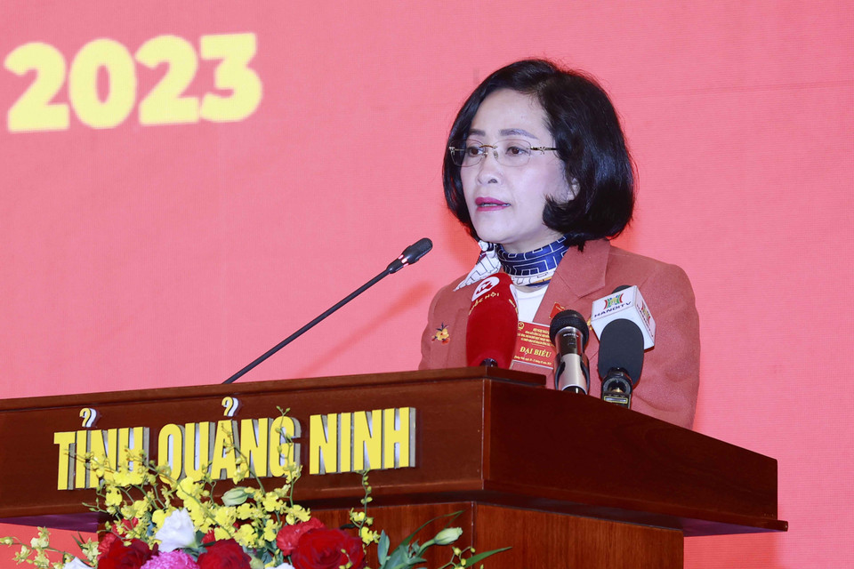 Trưởng Ban Công tác đại biểu, Phó Trưởng Ban Tổ chức Trung ương Nguyễn Thị Thanh trình bày báo cáo. (Ảnh: Doãn Tấn/TTXVN)