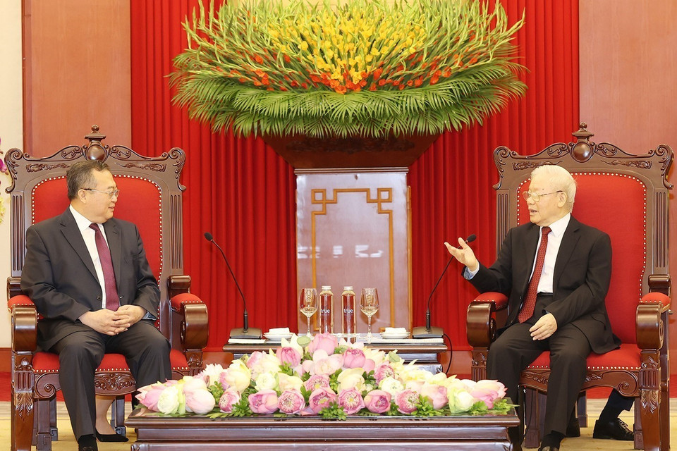 Tổng Bí thư Nguyễn Phú Trọng tiếp Trưởng Ban Liên lạc Đối ngoại Trung ương Đảng Cộng sản Trung Quốc Lưu Kiến Siêu (Ảnh: Trí Dũng/TTXVN)