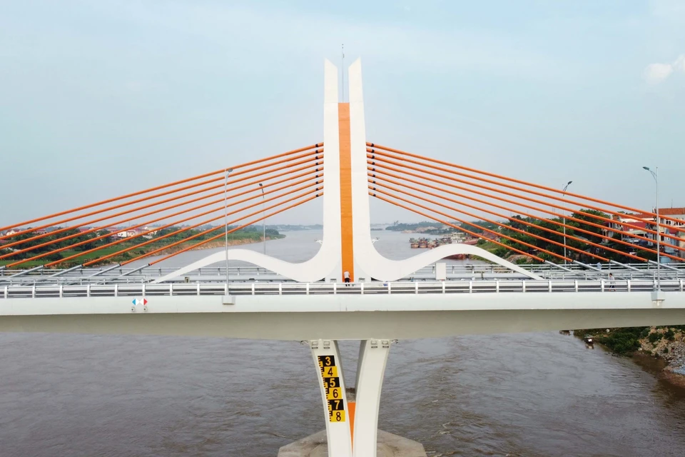 Cầu Vĩnh Phú được xây dựng theo công nghệ dây văng đúc hẫng cân bằng, hiện đại và phức tạp nhất hiện nay. (Ảnh: Hoàng Hùng/TTXVN)