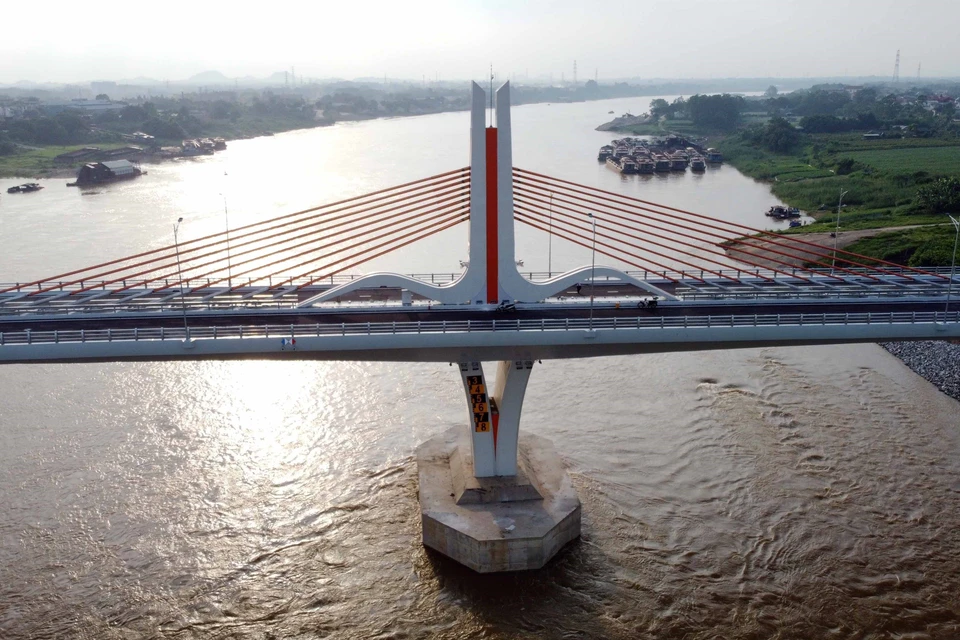 Một góc cầu Vĩnh Phú. (Ảnh: Hoàng Hùng/TTXVN)