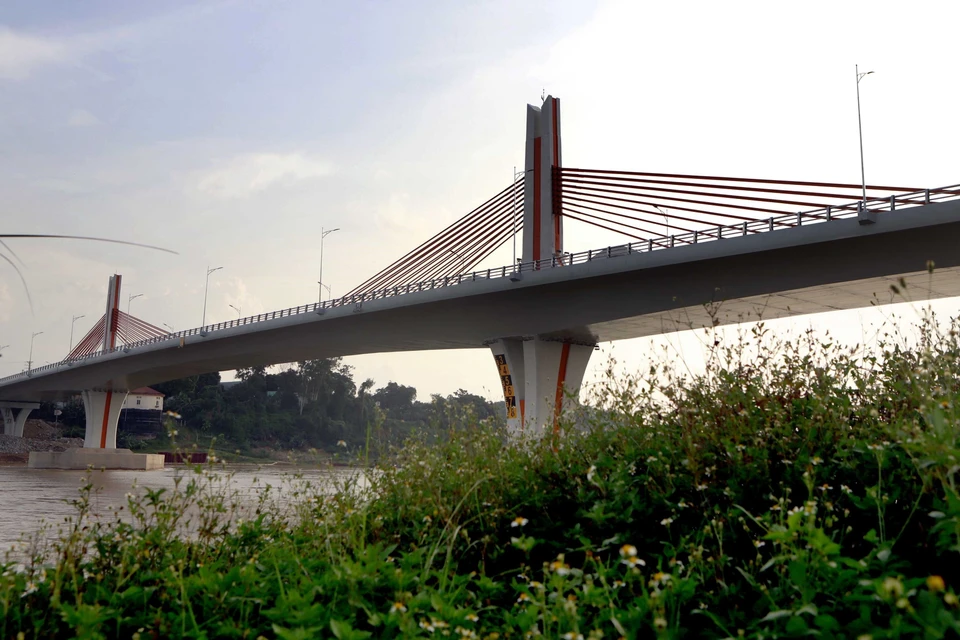 Cầu Vĩnh Phú bắc qua sông Lô nối xã Đức Bác (huyện Sông Lô, tỉnh Vĩnh Phúc) với thành phố Việt Trì (Phú Thọ). (Ảnh: Hoàng Hùng/TTXVN)