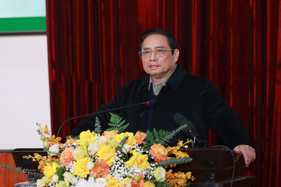 Thủ tướng Phạm Minh Chính động viên, chúc Tết cán bộ, y bác sỹ Bệnh viện Hữu nghị Việt Đức. (Ảnh: Dương Giang/TTXVN)