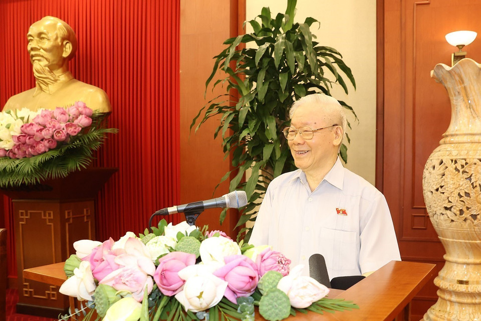 Tổng Bí thư Nguyễn Phú Trọng phát biểu trong buổi gặp mặt các nữ đại biểu Quốc hội Việt Nam khoá XV. (Ảnh: Trí Dũng/TTXVN)