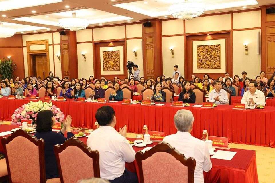 Các đại biểu dự cuộc gặp mặt. (Ảnh: Trí Dũng/TTXVN)