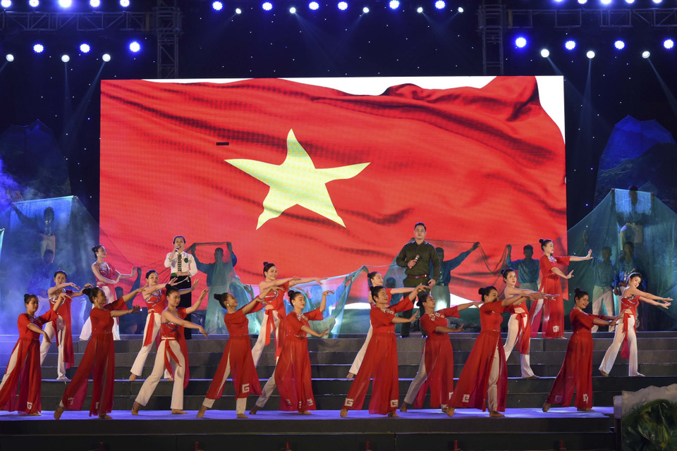 Một tiết mục tại chương trình. (Ảnh: Xuân Tư/TTXVN)