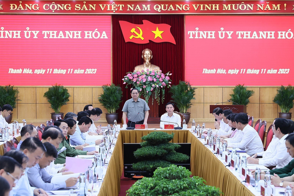 Thủ tướng Phạm Minh Chính làm việc với lãnh đạo chủ chốt tỉnh Thanh Hóa. (Ảnh: Dương Giang/TTXVN)
