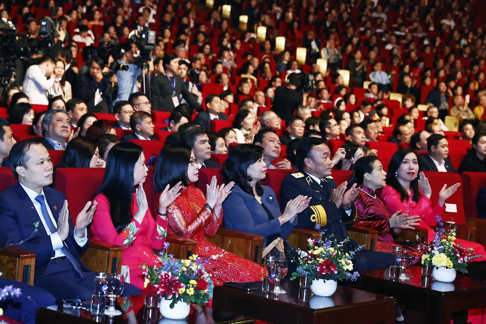 Các đại biểu dự Chương trình Xuân Quê hương năm 2023. (Ảnh: Thống Nhất/TTXVN)