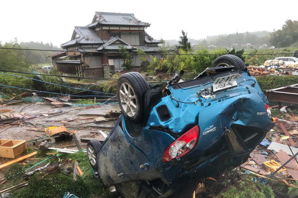 Cảnh tàn phá sau khi siêu bão Hagibis đổ bộ vào tỉnh Chiba, Nhật Bản, ngày 12/10. (Nguồn: Kyodo/TTXVN)