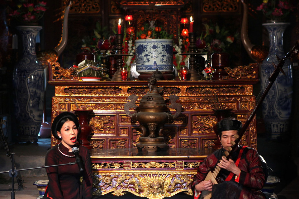 Không gian hát cửa đình tại Đình Hàng Kênh (Hải Phòng). (Ảnh: Lâm Khánh/TTXVN) 