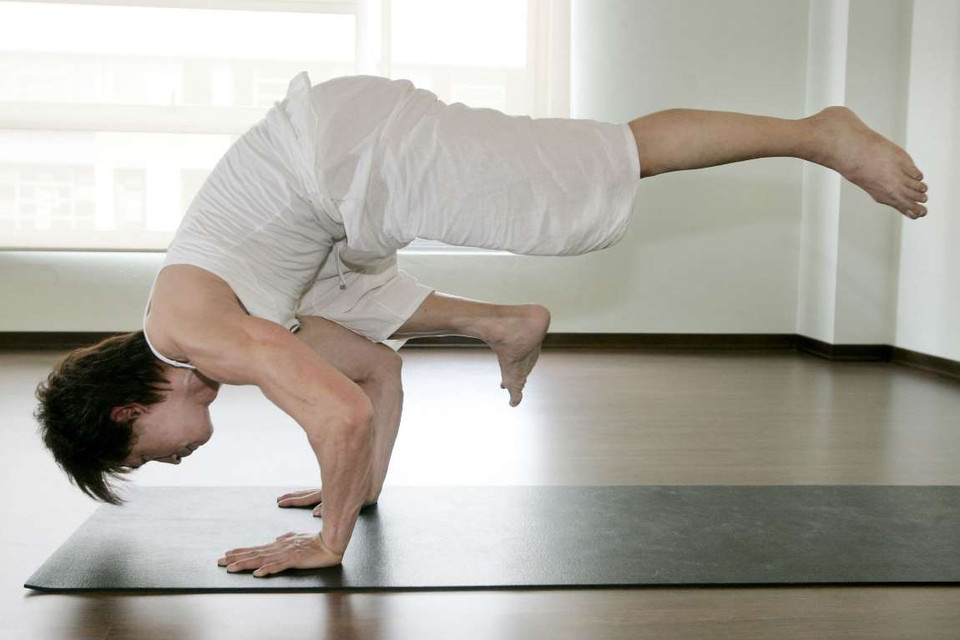 Tập yoga không chỉ giữ cho các khớp xương khỏe mạnh, mà còn là bài thuốc thần kỳ cho những người bị viêm khớp. (Nguồn: AP)