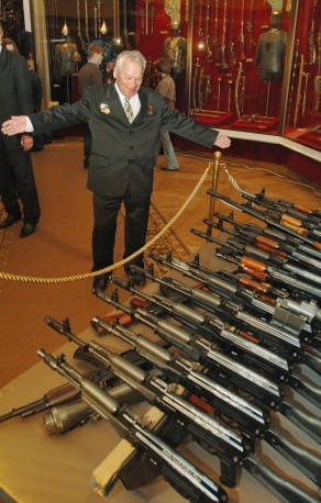 Công trình sư vũ khí cá nhân huyền thoại Mikhail Kalashnikov