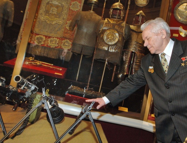 Công trình sư vũ khí cá nhân huyền thoại Mikhail Kalashnikov