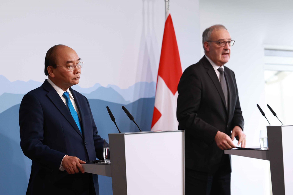 Nhận lời mời của Tổng thống Liên bang Thụy Sĩ Guy Parmelin, Chủ tịch nước Nguyễn Xuân Phúc và Phu nhân cùng đoàn đại biểu cấp cao Việt Nam thăm chính thức Liên bang Thụy Sĩ từ ngày 25-29/11. (Ảnh: Thống Nhất/TTXVN)