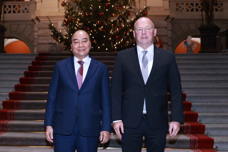 Chủ tịch nước Nguyễn Xuân Phúc và Chủ tịch Hội đồng Quốc gia Liên bang Thụy Sĩ Andreas AEBI. (Ảnh: Thống Nhất/TTXVN)