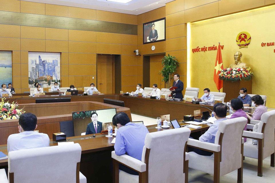 Quang cảnh khai mạc phiên họp thứ 4 của Ủy ban Thường vụ Quốc hội diễn ra sáng 11/10 tại Nhà Quốc hội. (Ảnh: Doãn Tấn/TTXVN)