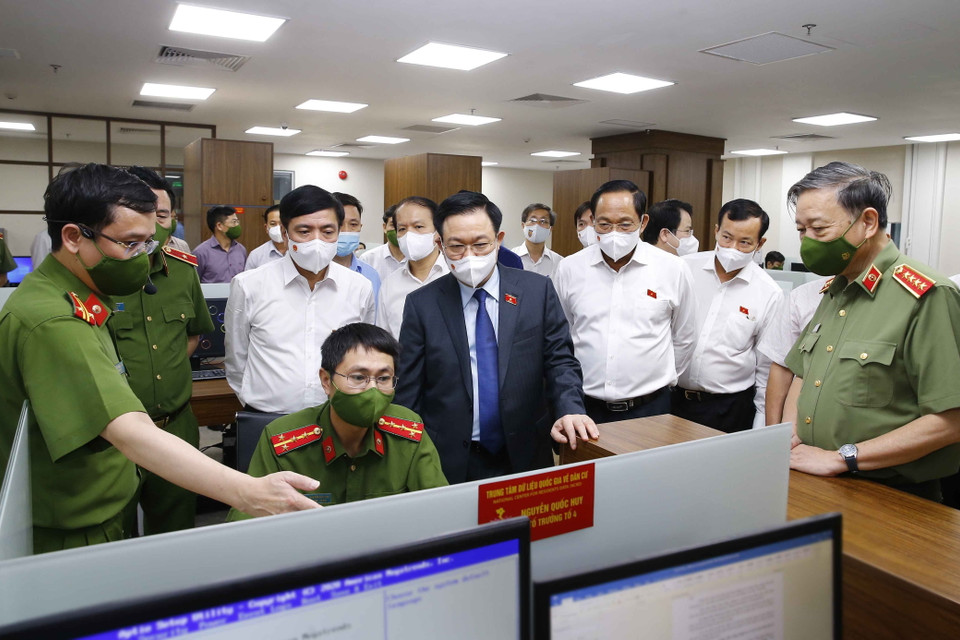 Hình ảnh chuyến thăm của Chủ tịch Quốc hội Vương Đình Huệ. (Ảnh: Doãn Tấn/TTXVN)