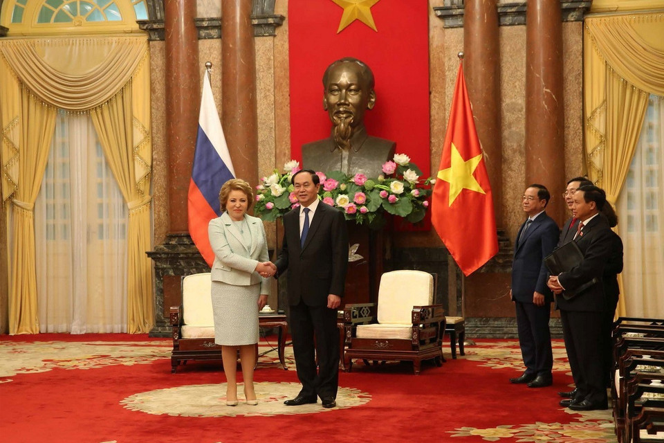 Chủ tịch Hội đồng Liên bang Valentina Matvienko hội kiến với Chủ tịch Nước Trần Đại Quang trong khuôn khổ chuyến thăm chính thức Việt Nam của đoàn đại biểu Hội đồng Liên bang. Hà Nội, năm 2017. (Ảnh: Hội đồng Liên bang/TASS)