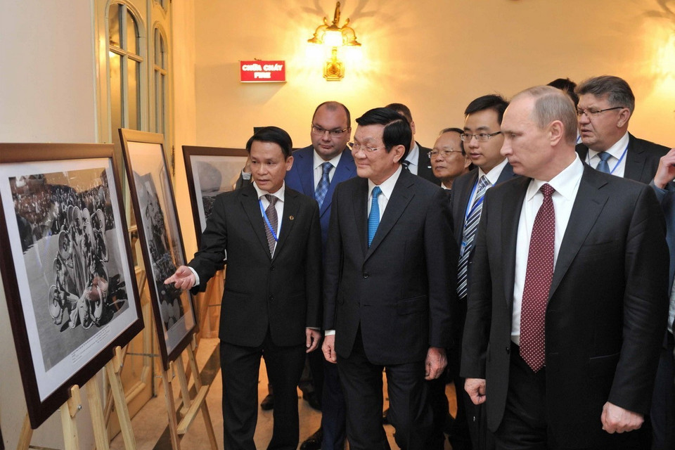 Tổng thống Nga Vlađimir Putin và Chủ tịch nước Việt Nam Trương Tấn Sang trong lễ khai mạc Những ngày Văn hóa Nga, Hà Nội, năm 2013. (Ảnh: Aleksey Nikolskiy/TASS)
