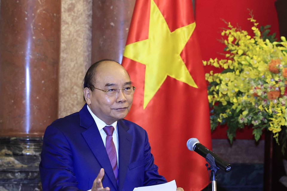  Chủ tịch nước Nguyễn Xuân Phúc phát biểu, giao nhiệm vụ cho các đại sứ, trưởng cơ quan đại diện Việt Nam tại nước ngoài. (Ảnh: Thống Nhất/TTXVN)