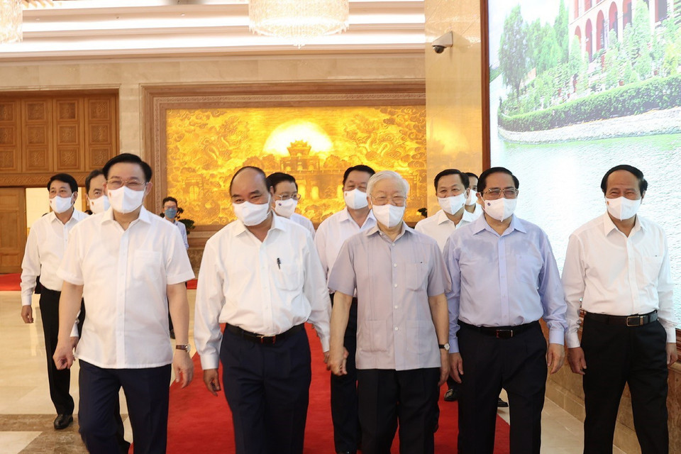  Các vị lãnh đạo Đảng, Nhà nước và các đại biểu dự Phiên họp. (Ảnh: Trí Dũng/TTXVN)