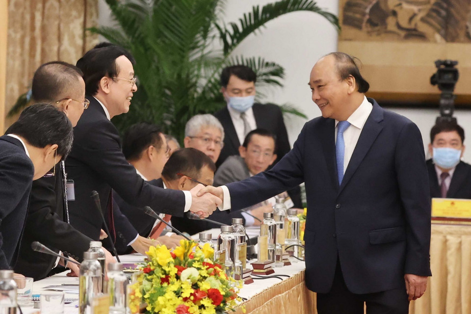 Thủ tướng Nguyễn Xuân Phúc với các đại biểu dự cuộc “Đối thoại 2045.” (Ảnh: Thống Nhất/TTXVN)