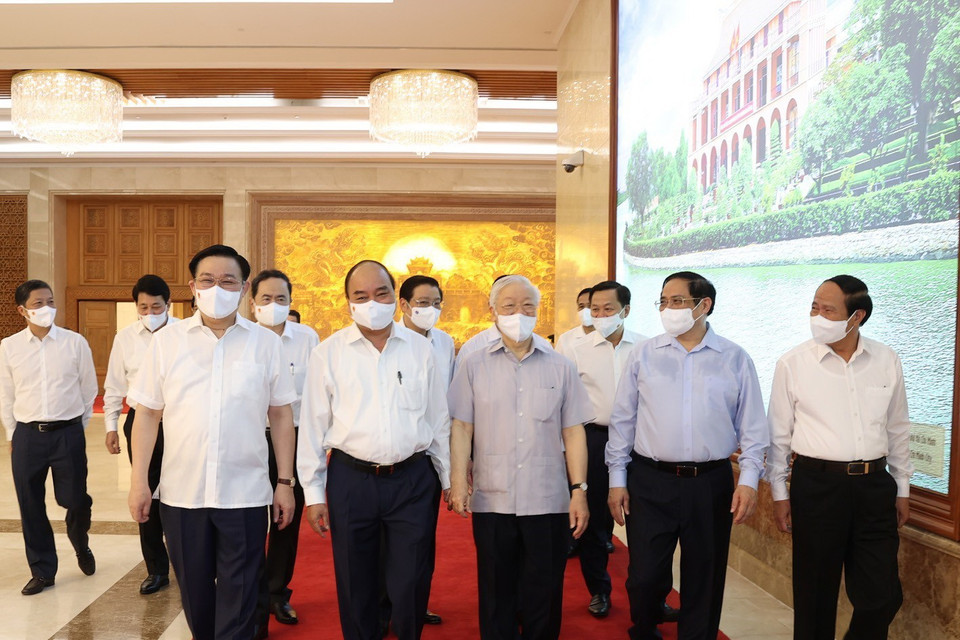 Tổng Bí thư Nguyễn Phú Trọng, Chủ tịch nước Nguyễn Xuân Phúc, Thủ tướng Chính phủ Phạm Minh Chính, Chủ tịch Quốc hội Vương Đình Huệ cùng các vị lãnh đạo Đảng, Nhà nước và các đại biểu dự Phiên họp. (Ảnh: Trí Dũng/TTXVN)