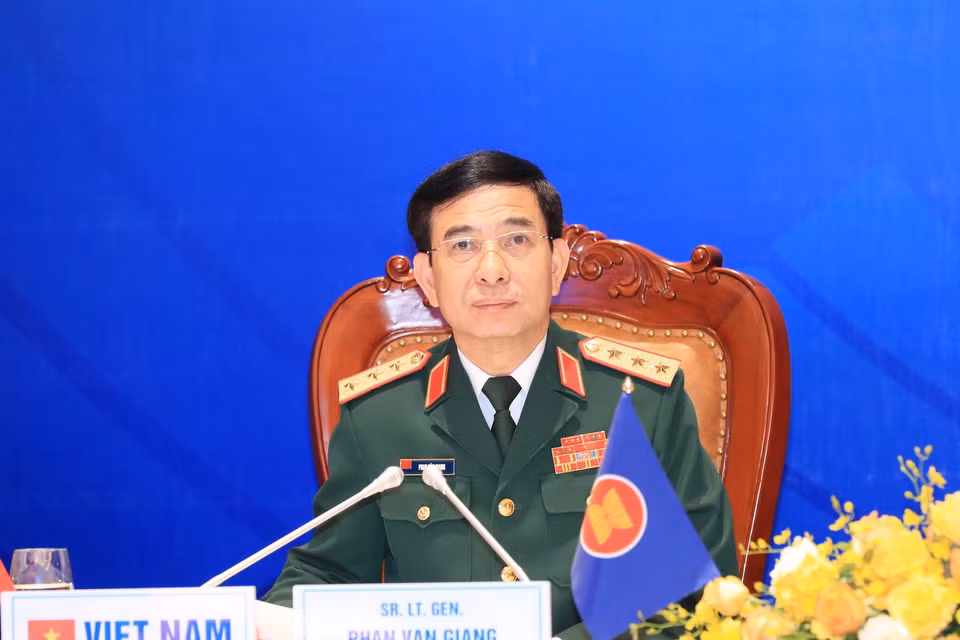Trong ảnh: Thượng tướng Phan Văn Giang, Bộ trưởng Bộ Quốc phòng, trưởng đoàn Việt Nam dự cuộc gặp. (Ảnh: Trọng Đức/TTXVN)