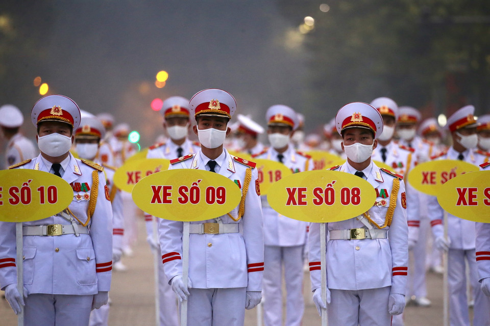  Lực lượng Quân đội tổng duyệt nội dung đưa các đoàn đại biểu vào Lăng viếng Chủ tịch Hồ Chí Minh. (Ảnh: Dương Giang/TTXVN)