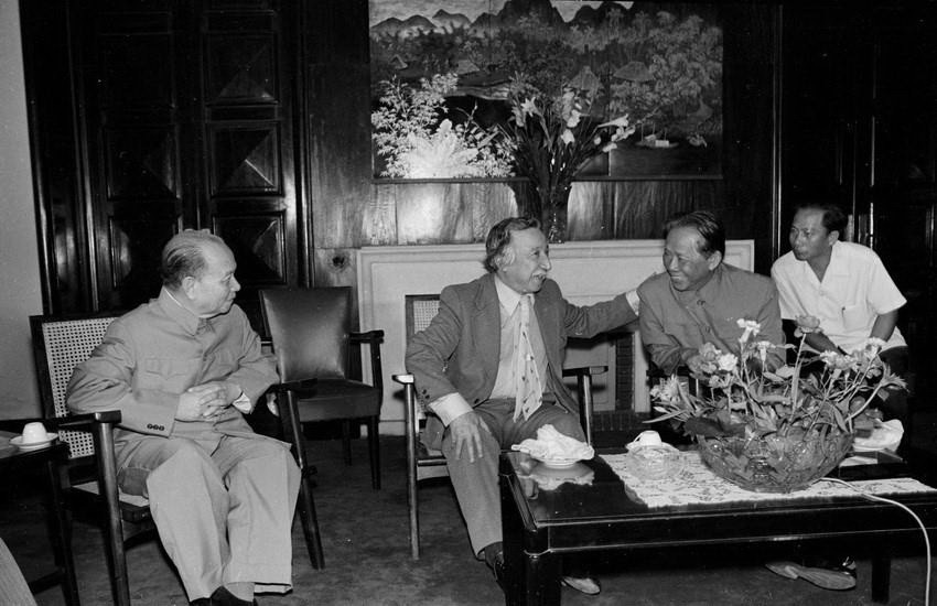 Tổng Bí thư Lê Duẩn, Chủ tịch Quốc hội Trường Chinh tiếp Tổng Bí thư Đảng Cộng sản Chile Luis Corvalán trong chuyến thăm Việt Nam năm 1978. (Ảnh: Ngọc Khanh/TTXVN)