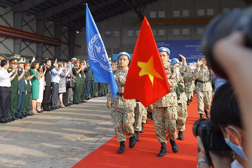 Nghi lễ xuất quân Bệnh viện dã chiến 2.3 lên đường làm nhiệm vụ tại Bentiu, Nam Sudan. (Ảnh: Thanh Vũ/TTXVN)
