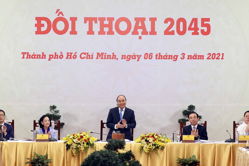 Thủ tướng Nguyễn Xuân Phúc chủ trì cuộc “Đối thoại 2045.” (Ảnh: Thống Nhất/TTXVN)