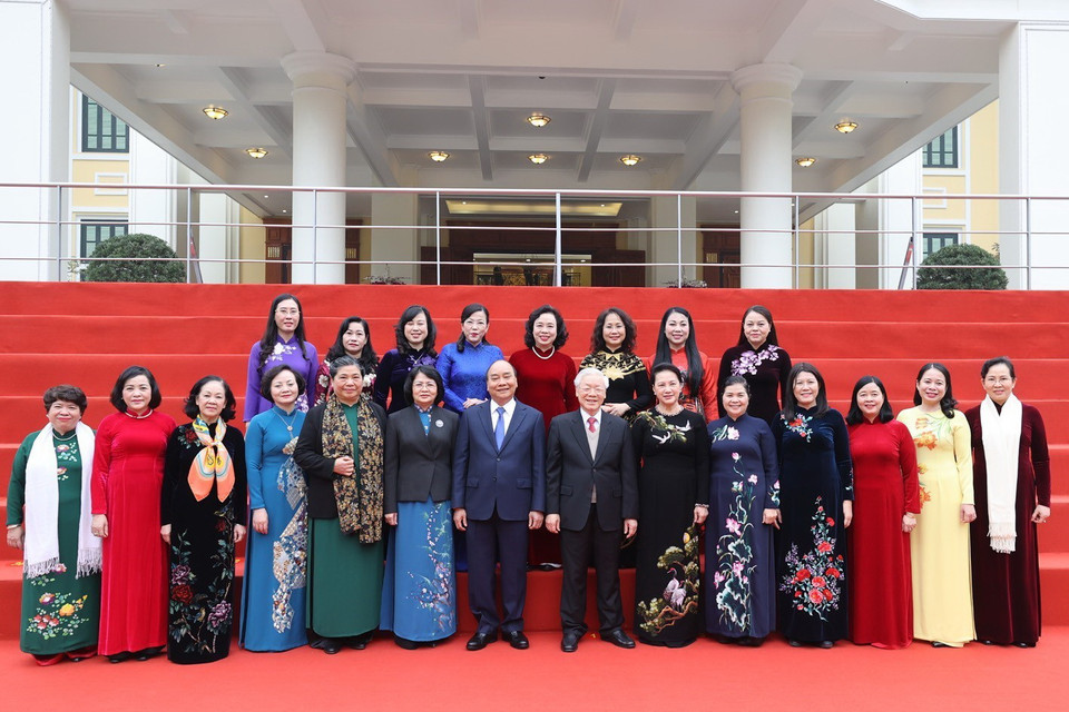 Tổng Bí thư, Chủ tịch nước Nguyễn Phú Trọng, Thủ tướng Nguyễn Xuân Phúc và Chủ tịch Quốc hội Nguyễn Thị Kim Ngân với các vị lãnh đạo Đảng, Nhà nước và các đại biểu dự Hội nghị. (Ảnh: Trí Dũng/TTXVN)