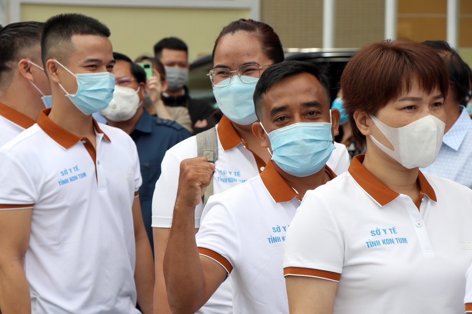  Các bác sỹ, điều dưỡng tham gia đoàn công tác quyết tâm thực hiệt tốt nhiệm vụ được giao. (Ảnh: Dư Toán/TTXVN)