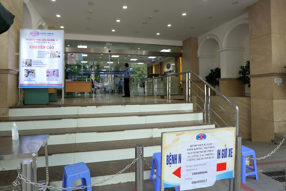 Tạm thời phong tỏa cơ sở 1 Bệnh viện K số 9A Phan Chu Trinh. (Ảnh: Hoàng Hiếu/TTXVN)