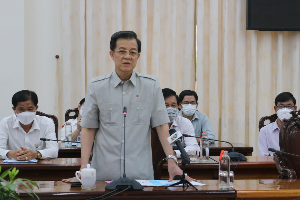 Bí thư Tỉnh ủy An Giang Lê Hồng Quang phát biểu tại buổi làm việc. (Ảnh: Công Mạo/TTXVN)