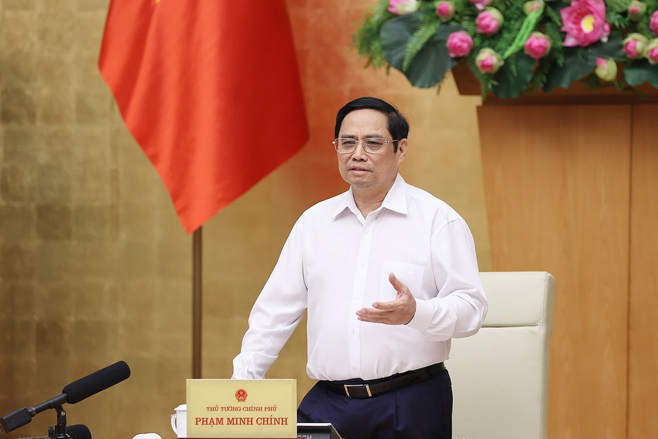 Thủ tướng Phạm Minh Chính phát biểu về tình hình triển khai thực hiện Nghị quyết số 54-NQ/TW của Bộ Chính trị về việc xây dựng và phát triển tỉnh Thừa Thiên-Huế đến năm 2030, tầm nhìn đến năm 2045. (Ảnh: Dương Giang/TTXVN)