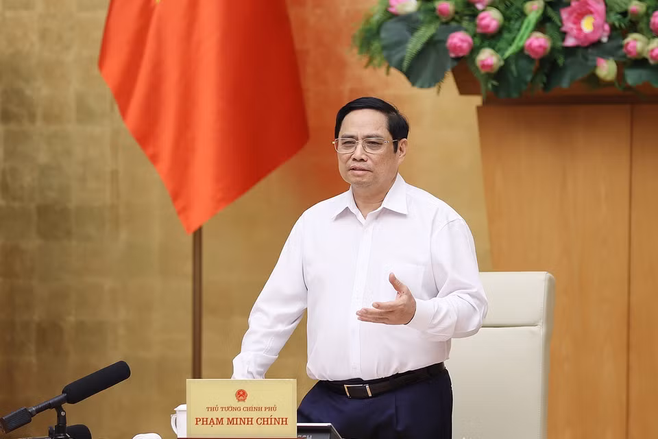 Thủ tướng Phạm Minh Chính phát biểu về tình hình triển khai thực hiện Nghị quyết số 54-NQ/TW của Bộ Chính trị về việc xây dựng và phát triển tỉnh Thừa Thiên-Huế đến năm 2030, tầm nhìn đến năm 2045. (Ảnh: Dương Giang/TTXVN)