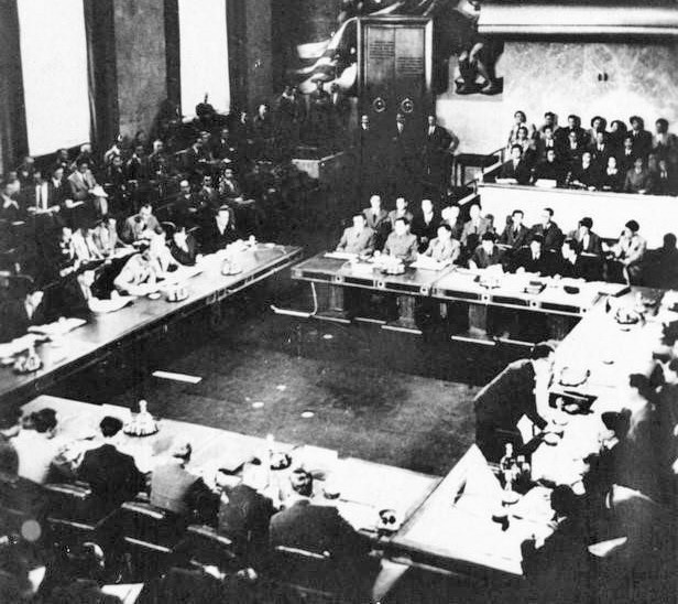 Chiến thắng lịch sử Điện Biên Phủ “lừng lẫy năm châu, chấn động địa cầu,” buộc Chính phủ Pháp phải ký kết Hiệp định Geneva chấm dứt sự thống trị của thực dân Pháp ở Việt Nam, 20/7/1954. (Ảnh: Tư liệu TTXVN)