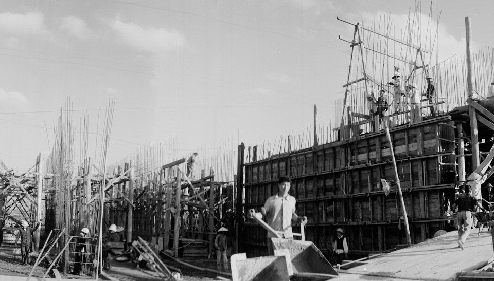 Công trình Đại thủy nông Bắc-Hưng-Hải được xây dựng từ cuối năm 1958, tổng chiều dài của hệ thống kênh chính là 200km, khánh thành năm 1959, mang lại hiệu quả lớn trong sản xuất nông nghiệp của vùng. (Ảnh: TTXVN)