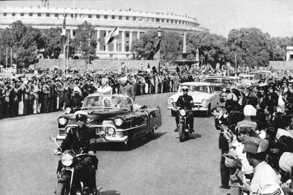 Nhân dân Thủ đô New Delhi chào mừng Chủ tịch Hồ Chí Minh sang thăm hữu nghị Ấn Độ, ngày 4/2/1958. (Ảnh: Tư liệu/TTXVN)