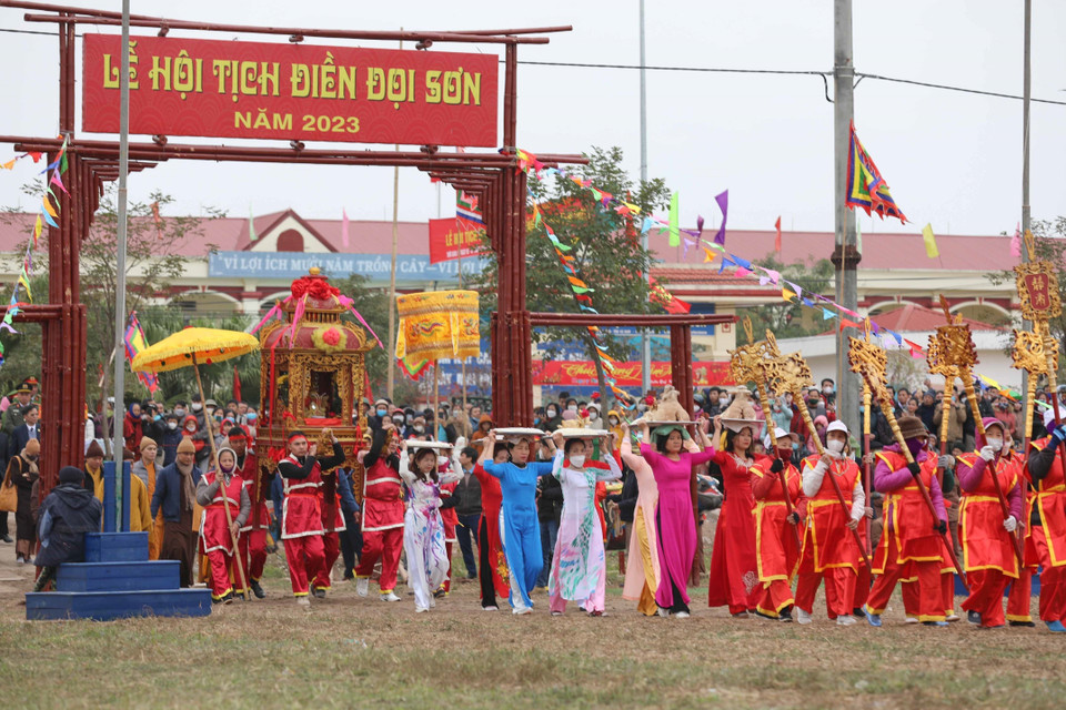 Lễ hội Tịch điền Đọi Sơn năm 2023 diễn ra từ ngày 5-7 tháng Giêng năm Quý Mão (tức ngày 26-28/1) với nhiều hoạt động ý nghĩa, sôi nổi. (Ảnh: Thanh Tùng/TTXVN)