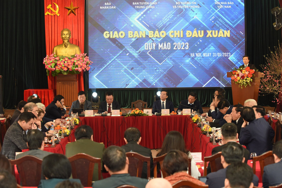 Phó Thủ tướng Trần Hồng Hà phát biểu tại Giao ban báo chí đầu Xuân Quý Mão 2023. (Ảnh: TTXVN)
