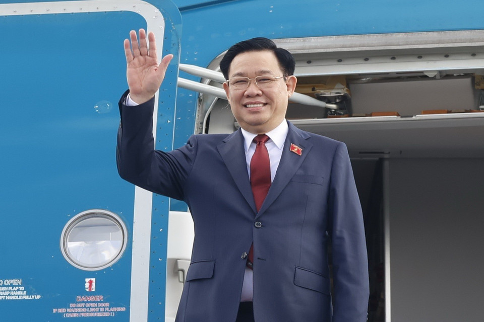 Chủ tịch Quốc hội Vương Đình Huệ rời Hà Nội, lên đường thăm chính thức Bangladesh và Bulgaria. (Ảnh: Doãn Tấn/TTXVN)