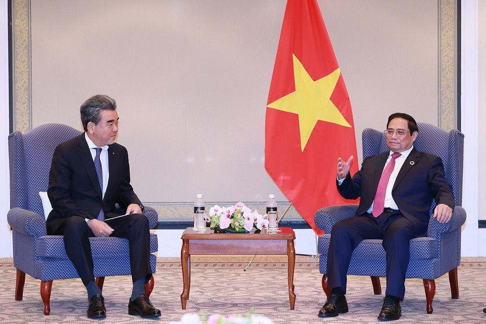 Thủ tướng Phạm Minh Chính tiếp đại diện đoàn doanh nghiệp vùng Trung Nam Nhật Bản. (Ảnh: Dương Giang/TTXVN)